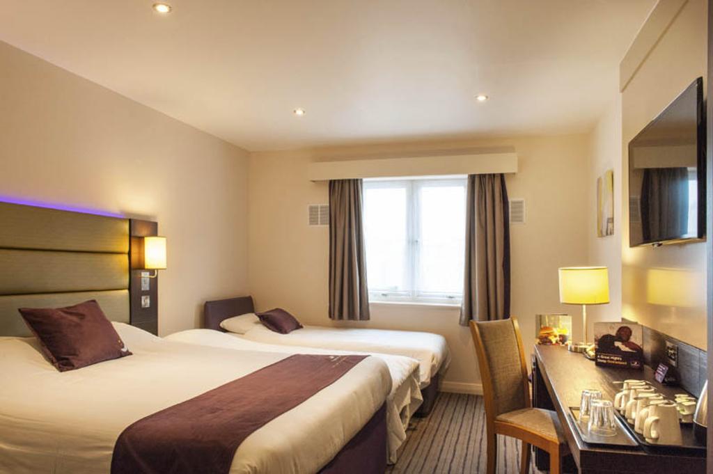 Premier Inn London Romford Central Номер фото