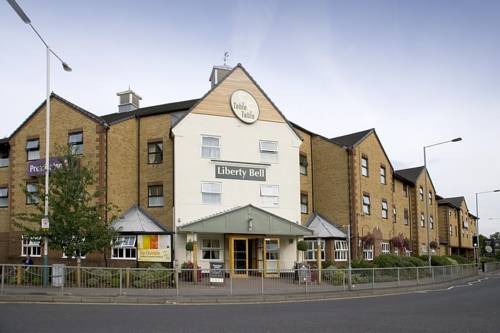 Premier Inn London Romford Central Экстерьер фото