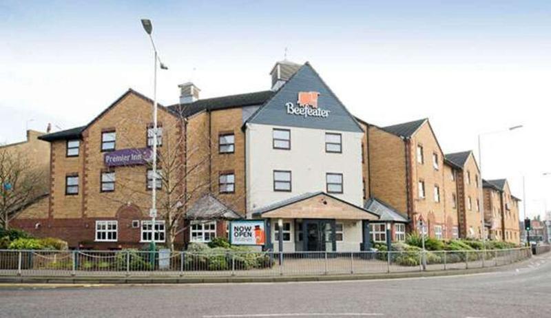 Premier Inn London Romford Central Экстерьер фото