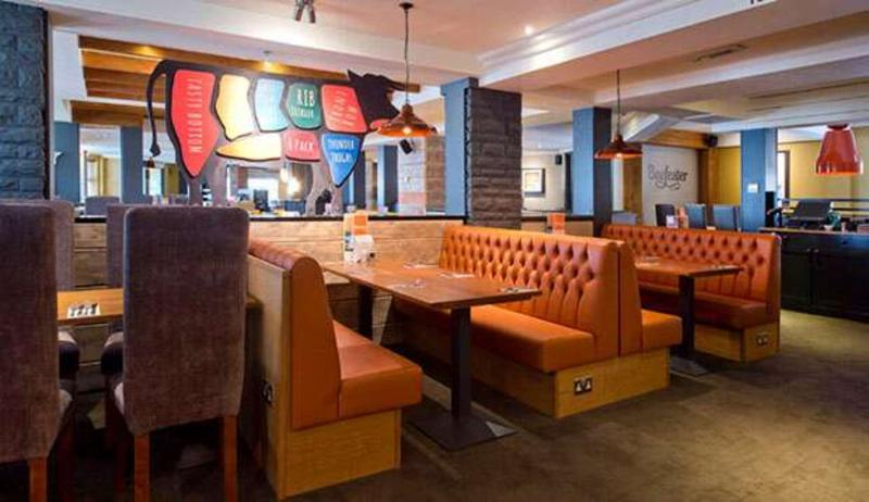 Premier Inn London Romford Central Экстерьер фото